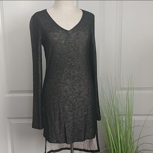 Splendid Top Merino Wool Blend Knit V-Neck Long Sleeves High Low Hem Black M NWT